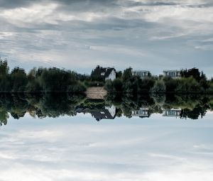 Превью обои озеро, дом, деревья, отражение, небо