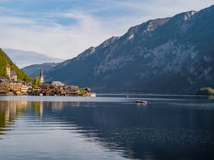 Превью обои озеро, домики, деревня, горы, пейзаж