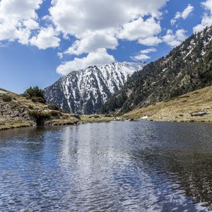 Превью обои озеро, гора, склон, природа