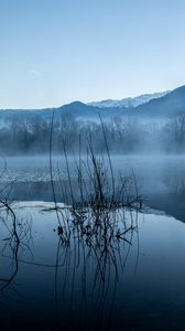 Превью обои озеро, гора, вода, туман, утро, тишина, природа