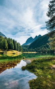 Превью обои озеро, горы, деревья, ель, вода