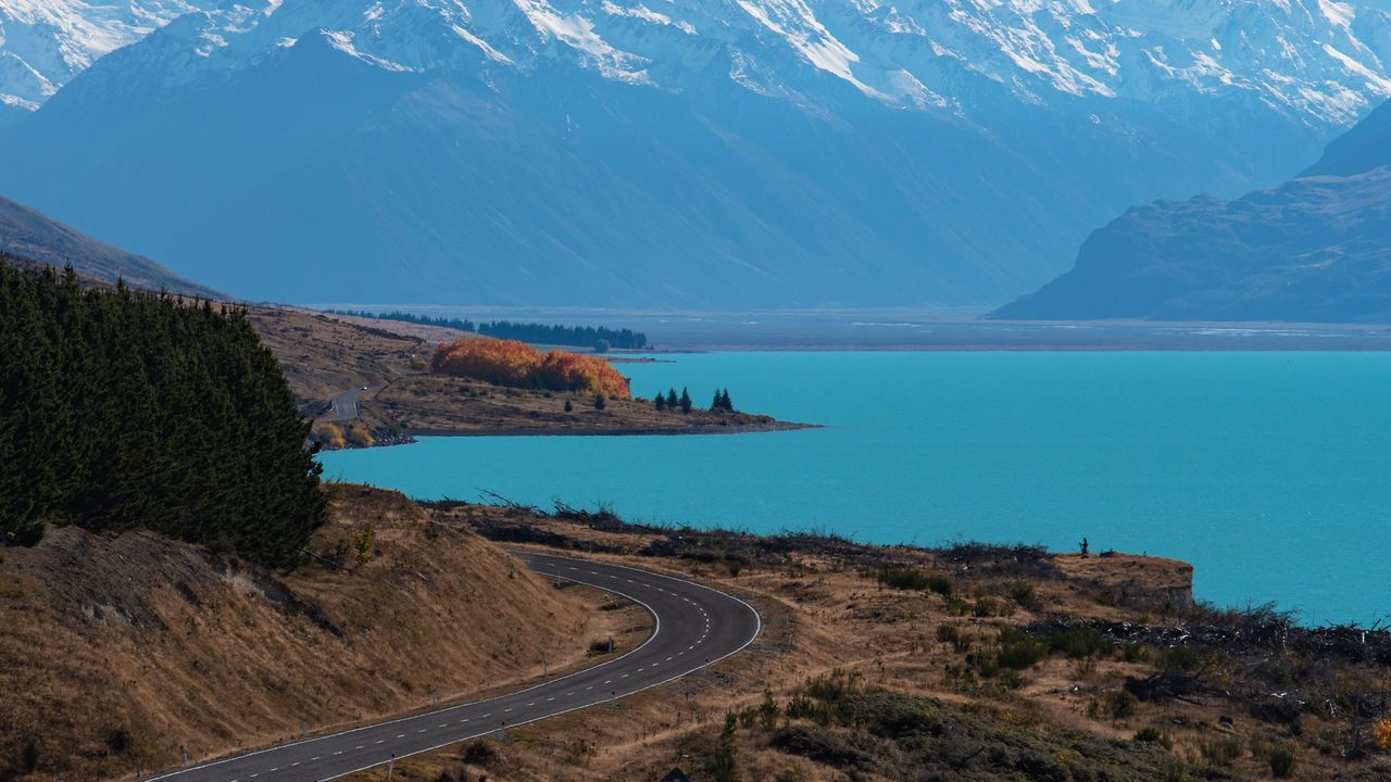 Обои озеро, горы, дорога, пукаки, новая зеландия