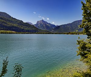 Превью обои озеро, горы, лес, вода, лето, пейзаж