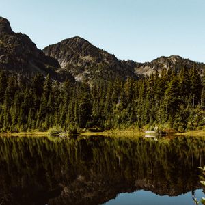 Превью обои озеро, горы, скалы, трава, вода