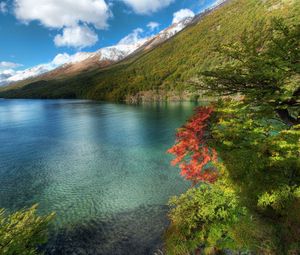 Превью обои озеро, горы, водная поверхность, прозрачная вода