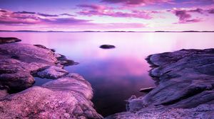 Превью обои озеро, камни, пейзаж, берег, облака, фиолетовый