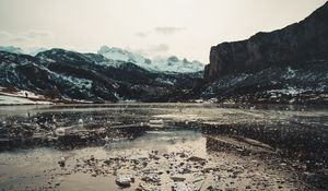 Превью обои озеро, лед, горы, долина, пейзаж