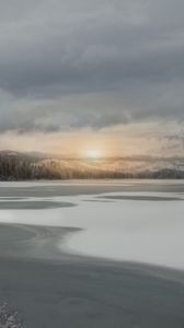 Превью обои озеро, лед, снег, деревья, зима