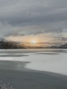 Превью обои озеро, лед, снег, деревья, зима