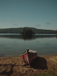 Превью обои озеро, лодка, берег, природа, пейзаж
