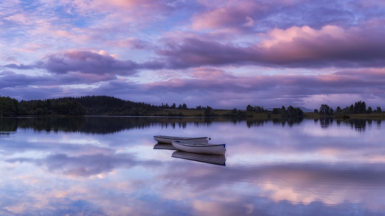 Обои озеро, лодки, горизонт, восход, рассвет, лох-ломонд, троссахс, шотландия