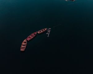 Превью обои озеро, лодки, горы, отражение, вода, поверхность