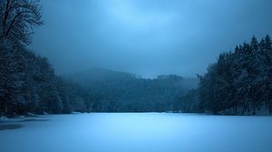Превью обои озеро, ночь, замерзшее, поверхность, лед, голубой