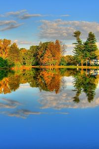 Превью обои озеро, отражение, деревья, осень, цвета, берег, дом