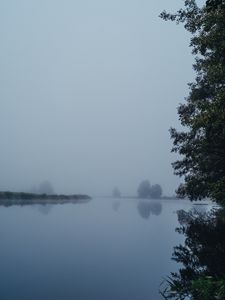 Превью обои озеро, пейзаж, туман, деревья, природа