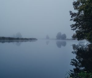 Превью обои озеро, пейзаж, туман, деревья, природа