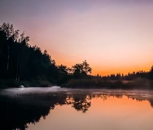 Превью обои озеро, сумерки, деревья, отражение