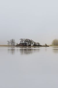 Превью обои озеро, туман, домик, тишина, деревья, хельсинки, финляндия