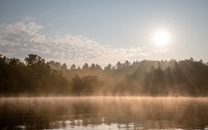 Превью обои озеро, туман, солнце, утро, природа