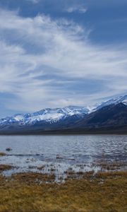 Превью обои озеро, вода, горы, облака, небо, пейзаж