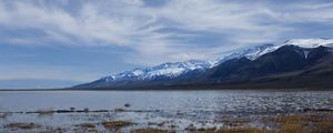 Превью обои озеро, вода, горы, облака, небо, пейзаж