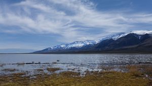 Превью обои озеро, вода, горы, облака, небо, пейзаж