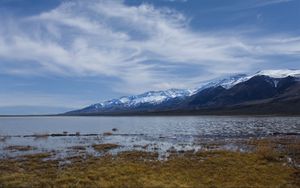 Превью обои озеро, вода, горы, облака, небо, пейзаж