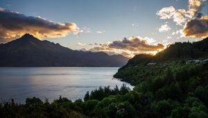 Превью обои озеро, закат, деревья, горы, уакатипу, новая зеландия