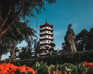 Превью обои пагода, здание, деревья, кусты, цветы, статуя