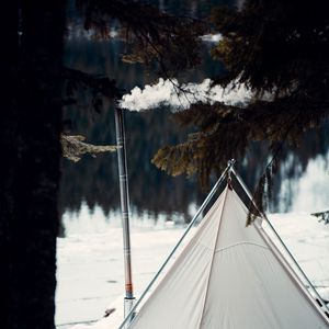 Превью обои палатка, дым, кемпинг, природа