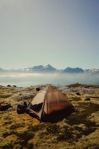 Превью обои палатка, горы, туман, кемпинг