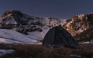 Превью обои палатка, кемпинг, горы, природа, ночь, звезды, заснеженный