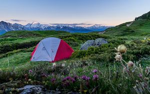 Превью обои палатка, кемпинг, горы, лужайка, природа