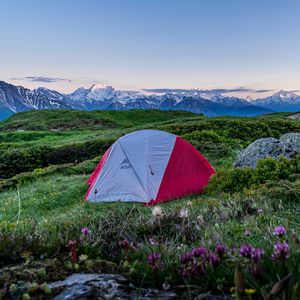 Превью обои палатка, кемпинг, горы, лужайка, природа