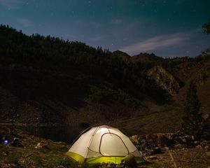 Превью обои палатка, кемпинг, природа, горы, озеро, вечер