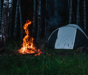 Превью обои палатка, кемпинг, туризм, костер, пламя