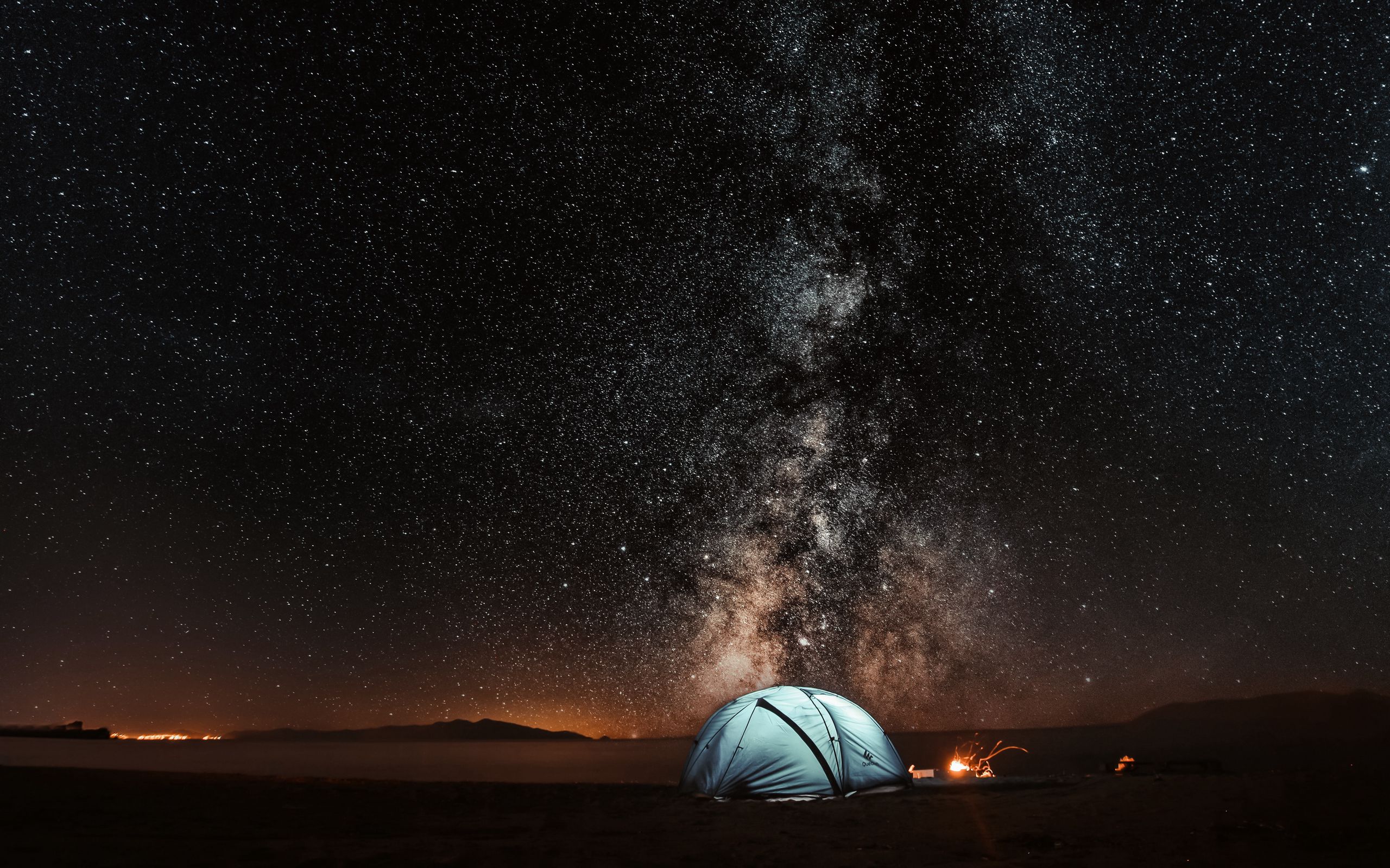 2560x1600 Обои палатка, звездное небо, ночь, туризм