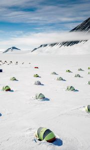 Превью обои палатки, снег, равнина, зима, горы, белый