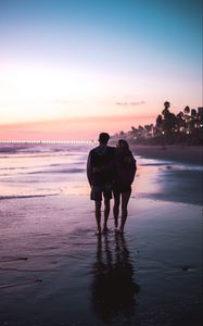 Превью обои пара, объятия, пляж, любовь, романтика