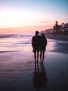 Превью обои пара, объятия, пляж, любовь, романтика
