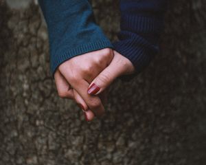 Превью обои пара, руки, касание, любовь