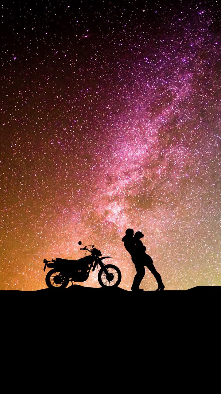 720x1280 Обои пара, силуэты, объятия, звездное небо, любовь, мотоцикл