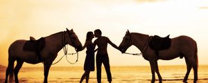 Превью обои пара, закат, море, нежность, лошади, романтика
