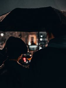 Превью обои пара, зонтик, любовь, дождь, темный