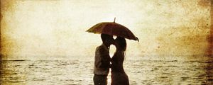 Превью обои парень, девушка, дождь, море, прибой, любовь, силуэты, романтика