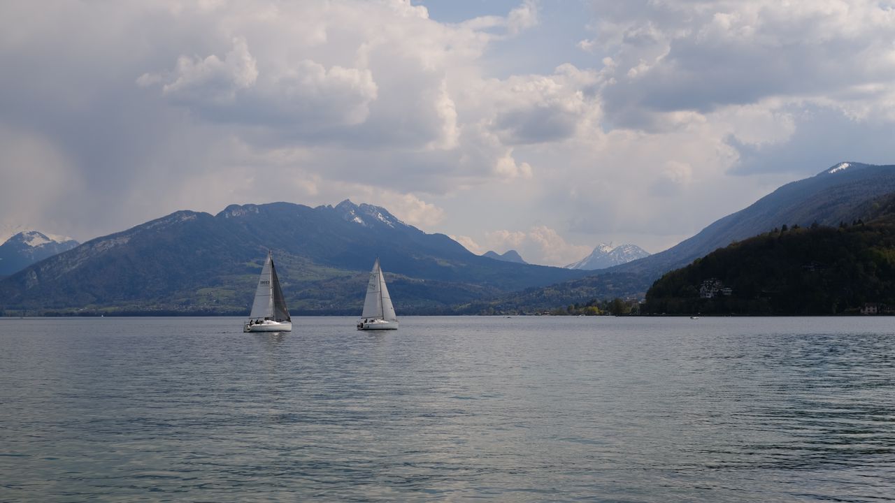Обои парусники, лодки, озеро, горы, пейзаж