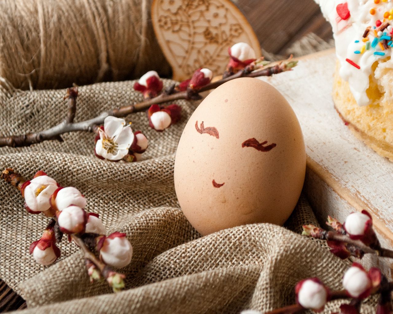 Пасха 1024. Пасха Эстетика яйца. Красивые пасхальные яйца. Красивые яйца. С Пасхой креативно.