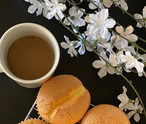 Превью обои печенье, кофе, чашка, цветы