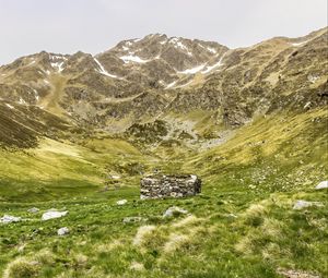 Превью обои пейзаж, долина, горы, колодец, природа