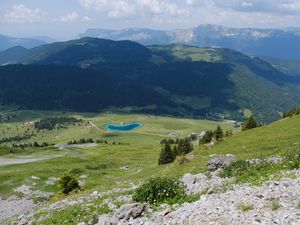 Превью обои пейзаж, долина, пруд, озеро